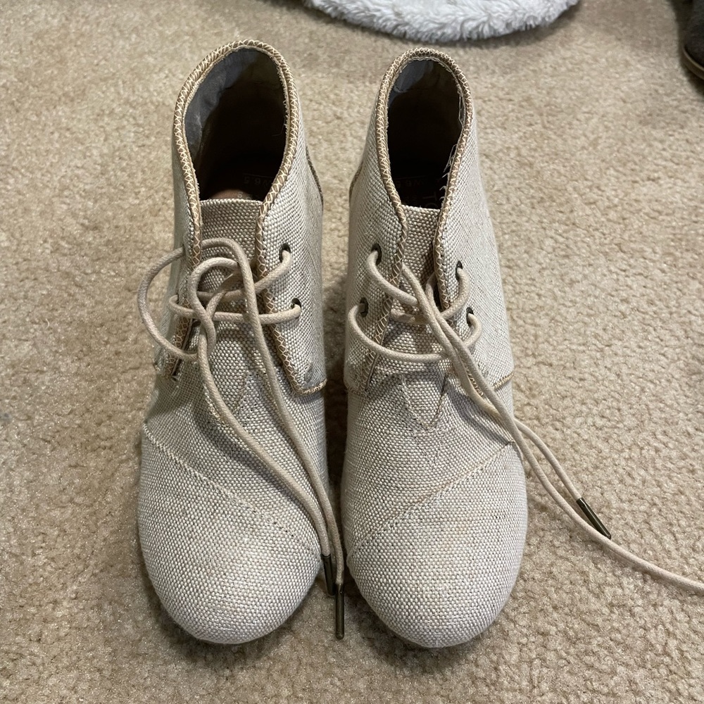 Tom’s Ankle Boot Wedges, size 6.5